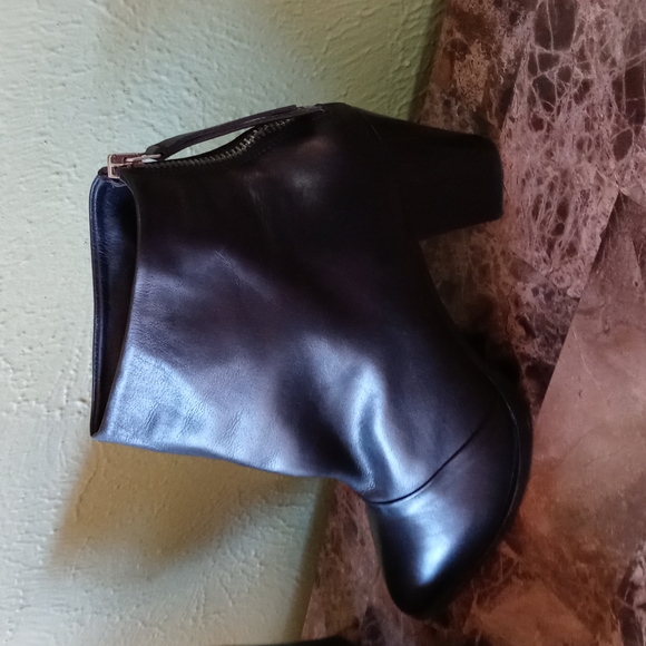 Alberto Fermani Women's Black Ankle Heel Booties Size 41 w/3" Heel - Picture 3 of 7